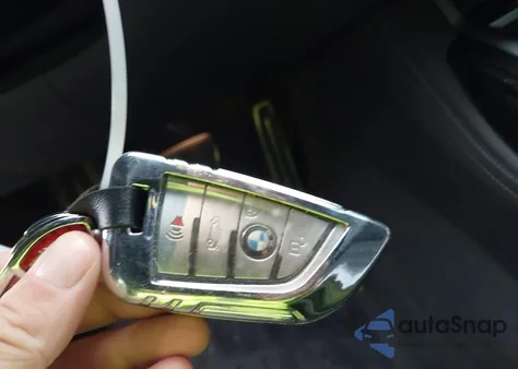 2020 BMW 750I xDrive z USA, uszkodzony, nr VIN WBA7U2C08LGM27610